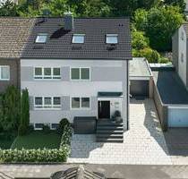 Einzigartiges Einfamilienhaus in traumhafter Lage - Düsseldorf-Lörick in Rheinnähe