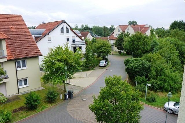 Schöne Zweizimmerwohnung mit Balkon, Tiefgaragenstellplatz und Gartenanteil - Wiedemar