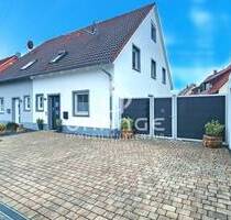*** Modernisiertes Wohnjuwel in ruhiger Lage: Doppelhaushälfte in Abensberg-Offenstetten *** - Abensberg / Offenstetten