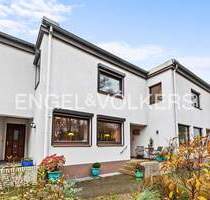 Zentral in Volksdorf: Großzügiges Townhouse - zeitloser Charme trifft modernes Familienleben - Hamburg