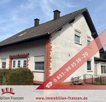 Malborn: Freistehendes Einfamilienhaus in idyllischer Umgebung mit gepflegtem Garten und zwei Garagen!