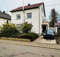 **Familienidyll mit viel Platz - Ein- bis Zweifamilienhaus mit großem Garten in Ensdorf**