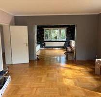 :: Freistehendes Einfamilienhaus mit sehr großem Garten und viel Wohnraum:: - Lampertheim