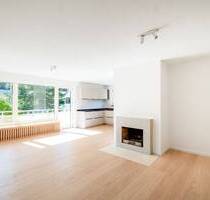 Erstbezug nach Sanierung. Stilvolles Wohnen mit Balkon ins Grüne. - München Bogenhausen