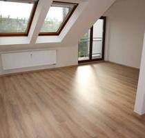 Wohnen im DG mit großem Sonnen-Balkon ! frei ab 1.12.25 - Chemnitz Schloßchemnitz