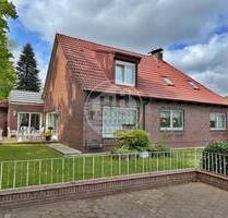 Wohnhaus in Top-Lage mit vielfältigen Nutzungsmöglichkeiten - Aurich / Haxtum