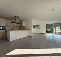 Moderne 2-Zimmer-Wohnung mit großzügiger Dachterrasse und grünem Ausblick - Rastatt