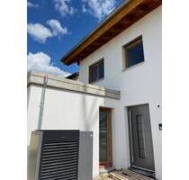 Doppelhaushälfte im Ortskern - 2.150,00 EUR Kaltmiete, ca.  128,60 m² Wohnfläche in Steißlingen (PLZ: 78256)