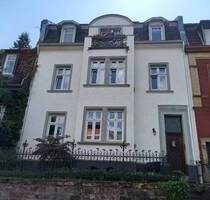 Stilvolles, gepflegtes Mehrfamilienhaus in ruhiger, bevorzugter Wohnlage von Alt-Saarbrücken (Sackgasse) mit Terrasse, Balkon und Garten zur Südseite