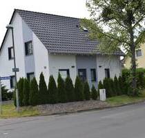 Moderne Effizienz trifft Wohnkomfort – KfW-55 Einfamilienhaus in ruhiger Lage von Colditz