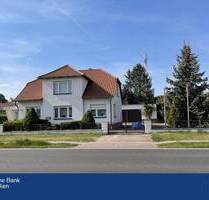 OHNE Käuferprovision - mit Kamin, Wintergarten und Doppelgarage auf großem Grundstück - Neuhardenberg