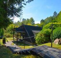 Ruhig gelegener, gepflegter Ferienbungalow mit Terrasse und Gartenhaus in Gerolstein-Hinterhausen
