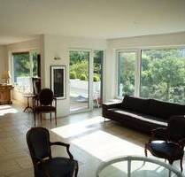 Großzügige 4-Zimmer-Wohnung mit 2 Balkonen und Einzelgarage in Essen-Stadtwald - provisionsfrei