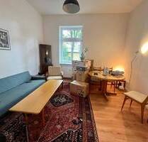 Zweitbezug nach Sanierung mit Einbauküche: stilvolle 3-Zimmer-Altbau-Wohnung - Hanau Lamboy