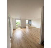 4-Zimmer-Wohnung, 83 m2, neu renoviert, inkl. Garage + Carport - Holzgerlingen