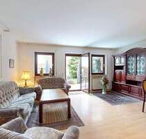 Familienfreundliches Einfamilienhaus mit Doppelgarage - Frankfurt am Main Nieder-Eschbach