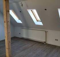 Idyllische, kleine Wohnung mit Einbauküche, Stellplatz und Gartennutzung - Hildburghausen