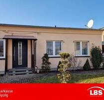 Modernes Bungalow am Teich - 360.000,00 EUR Kaufpreis, ca.  154,00 m² Wohnfläche in Pegau (PLZ: 04523)