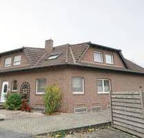 Wesel-Büderich: Große Dachgeschosswohnung im Zweifamilienhaus