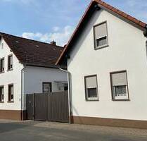 NEUER PREIS!! 2 Häuser auf einem großen Grundstück....... - Sulzbach am Main