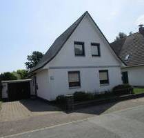 Nordseeheilbad Cuxhaven: Stadtteil Altenbruch Einfamilienhaus mit Garage, Wintergarten sowie Werkstatt & Gewächshaus