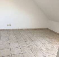 Nähe Allersberger Straße ! Für sportliche junge Leute ! 2-ZW 26 m², Singleküche, 5.OG ohne Aufzug - Nürnberg Glockenhof