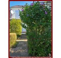 ** OT Schölisch - großzügiges Reihenmittelhaus mit 2 Garagen ** - Stade