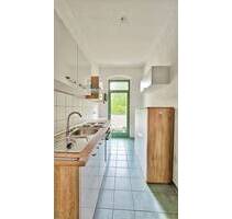 Renovierte Zweiraumwohnung mit EBK und Balkon * ruhig * 2. OG * Abstellraum * helle Räume * Stuck * Altbau saniert - Chemnitz Hilbersdorf 150