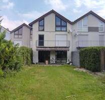 Charmantes Reihenmittelhaus mit riesigem (Ausbau)Potenzial und Garage - Ettlingen Bruchhausen