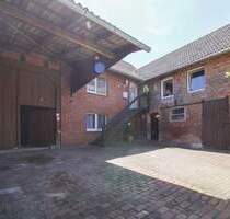 1 bis 2 Familienhaus inkl. Nebengebäude zur Tiernutzung mit Garten - Nettlingen