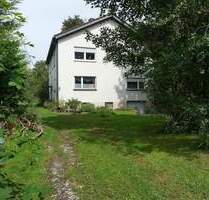 Peisreduziert! Zweifamilienhaus mit Potenzial: Renovierungsobjekt auf Großem Grundstück in Forchheim Reuth