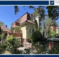 Bezugsfreies Zweifamilienhaus in zentraler Lage von Hermsdorf - Berlin / Hermsdorf