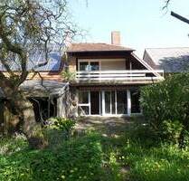 Hier ist genügend Platz - Geräumige Liegenschaft mit Scheune und Schuppen - Usingen Merzhausen