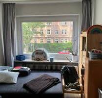 Nürnberg-Mögeldorf in der Nähe des Tiergartens - Helle, geräumige 3 Zimmer-Wohnung mit Balkon im 1. OG, EBK kann abgelöst werden
