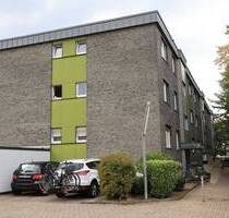 Großenbaum, Erdgeschosswohnung mit Balkon und Garage, gepflegtes Haus - Duisburg