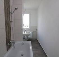 Jeder braucht eine Insel...neu sanierte 3-RW mit Wanne u. Balkon!!! - Freiberg