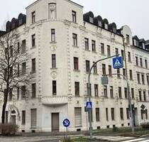 Große DG 3-Zimmer mit Laminat, Wanne, Dusche und Aufzug in zentraler Lage! EBK mgl. - Chemnitz Sonnenberg