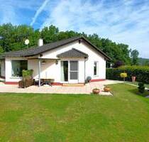 Moderner, ruhig gelegener und perfekt unterhaltener Ferienbungalow auf schönem Grundstück in Gerolstein-Hinterhausen