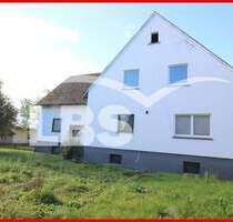 Zweifamilienhaus - grosser Garten mit vielen Optionen in Dombühl