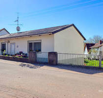 MG - Bungalow am Feldrand mit Doppelgarage, Garten und Waldgrundstück - Kollweiler