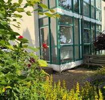Gemütliche, komplett renovierte 2-Z-ETW mit Terrasse und Tiefgarage in ruhiger Siedlungslage - Leipzig Böhlitz-Ehrenberg