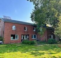 Mehrfamilienhaus im Grünen mit dem gewissen Extra-Potenzial für Studios und Eventflächen - Seefeld
