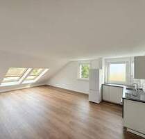 Moderne 2,5-Zimmer-Dachgeschosswohnung mit Einbauküche und Top-Lage in Esslingen