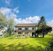 ***Charmantes Familienhaus mit Anliegerwohnung - Frei stehendes Zweifamilienhaus mit Herz*** - Hof