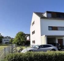 Großes Reihen-Eckhaus in Süd-Ost-Richtung - München Alt Moosach