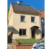 Bezahlbares Wohnhaus mit Garten und Garage in 66571 Dirmingen - Eppelborn