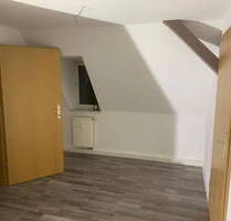 SCHÖNE 3-Raum-Wohnung Dachgeschoß, Nähe Zentrum Werdau, ca. 75 qm