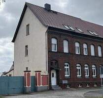 Große 2 Raum Wohnung in Zerbst mit Doppelgarage und Gartennutzung - Zerbst/Anhalt