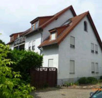 Schöne Dachgeschoss Eigentumswohnung mit Stellplatz in guter Lage in 64569 Nauheim