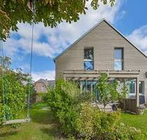 Hier lässt es sich leben! KfW 55 Bio-Holzhaus in Strandnähe sucht neuen Eigentümer - Schwedeneck Surendorf